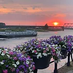 Kleinschalig Hostel In Deventer, Centrum Stad, Aan De Ijssel,